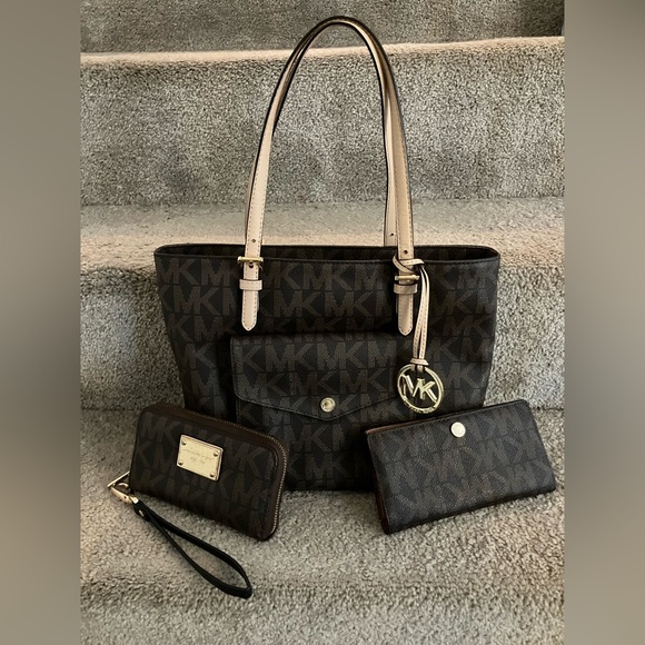 Bundle In Great Condition!! MICHAEL KORS Signature Brown Tote/Shoulder Bag Set - Picture 1 of 15